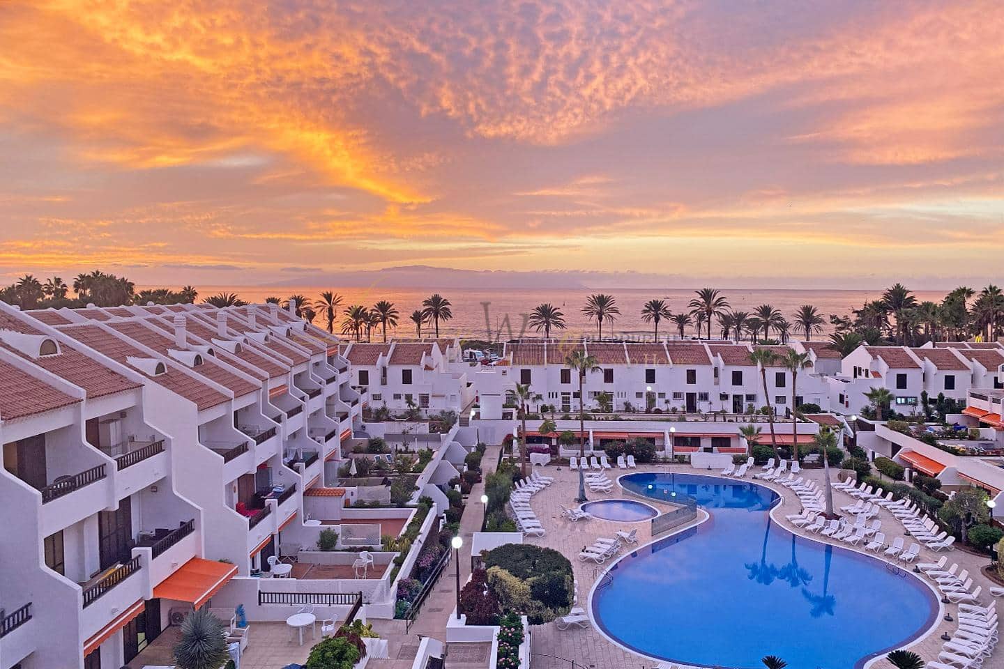 5 Zimmer Wohnung zu verkaufen in Playa de las Americas mit Pool - 1.400.000 € (Ref: 9997772)