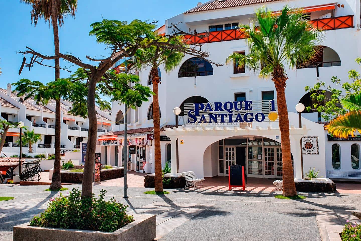 5 Zimmer Wohnung zu verkaufen in Playa de las Americas mit Pool - 1.400.000 € (Ref: 9997772)