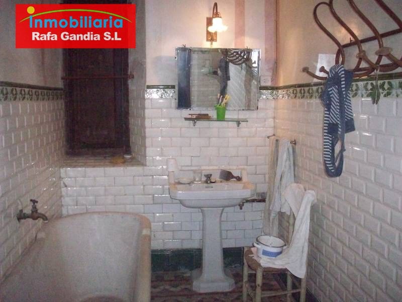 8 soveværelse Villa til salg i Montaverner - € 300.000 (Ref: 6427236)