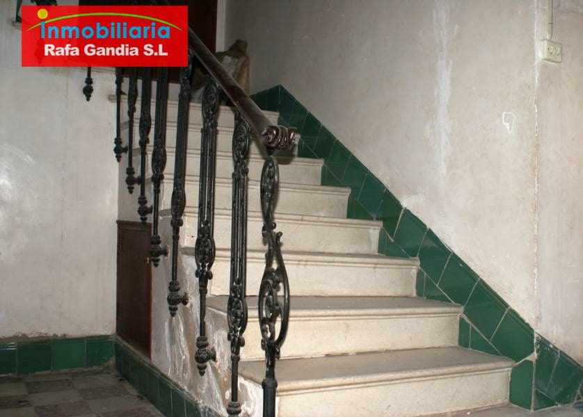 8 soveværelse Villa til salg i Montaverner - € 300.000 (Ref: 6427236)