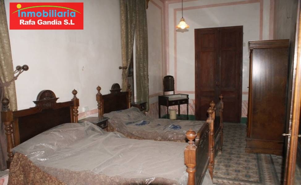 8 soveværelse Villa til salg i Montaverner - € 300.000 (Ref: 6427236)