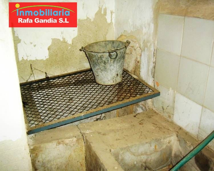 8 soveværelse Villa til salg i Montaverner - € 300.000 (Ref: 6427236)