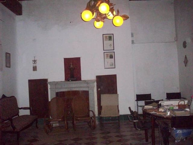 8 soverom Villa til salgs i Montaverner - € 300 000 (Ref: 6427236)