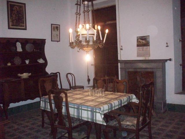 8 soverom Villa til salgs i Montaverner - € 300 000 (Ref: 6427236)