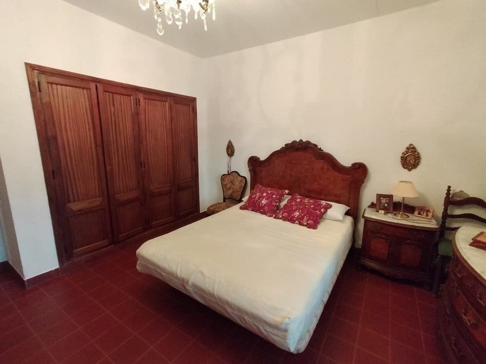 7 bedroom Villa for sale in Ontinyent with pool garage - € 650,000 (Ref: 6791867)