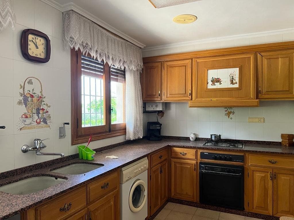 7 makuuhuone Huvila myytävänä paikassa Ontinyent mukana uima-altaan 
autotalli - 450 000 € (Ref: 6984577)