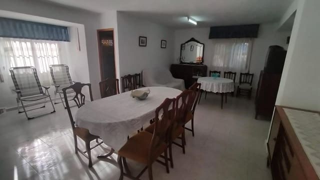 5 soveværelse Villa til salg i Ontinyent med garage - € 150.000 (Ref: 7993773)