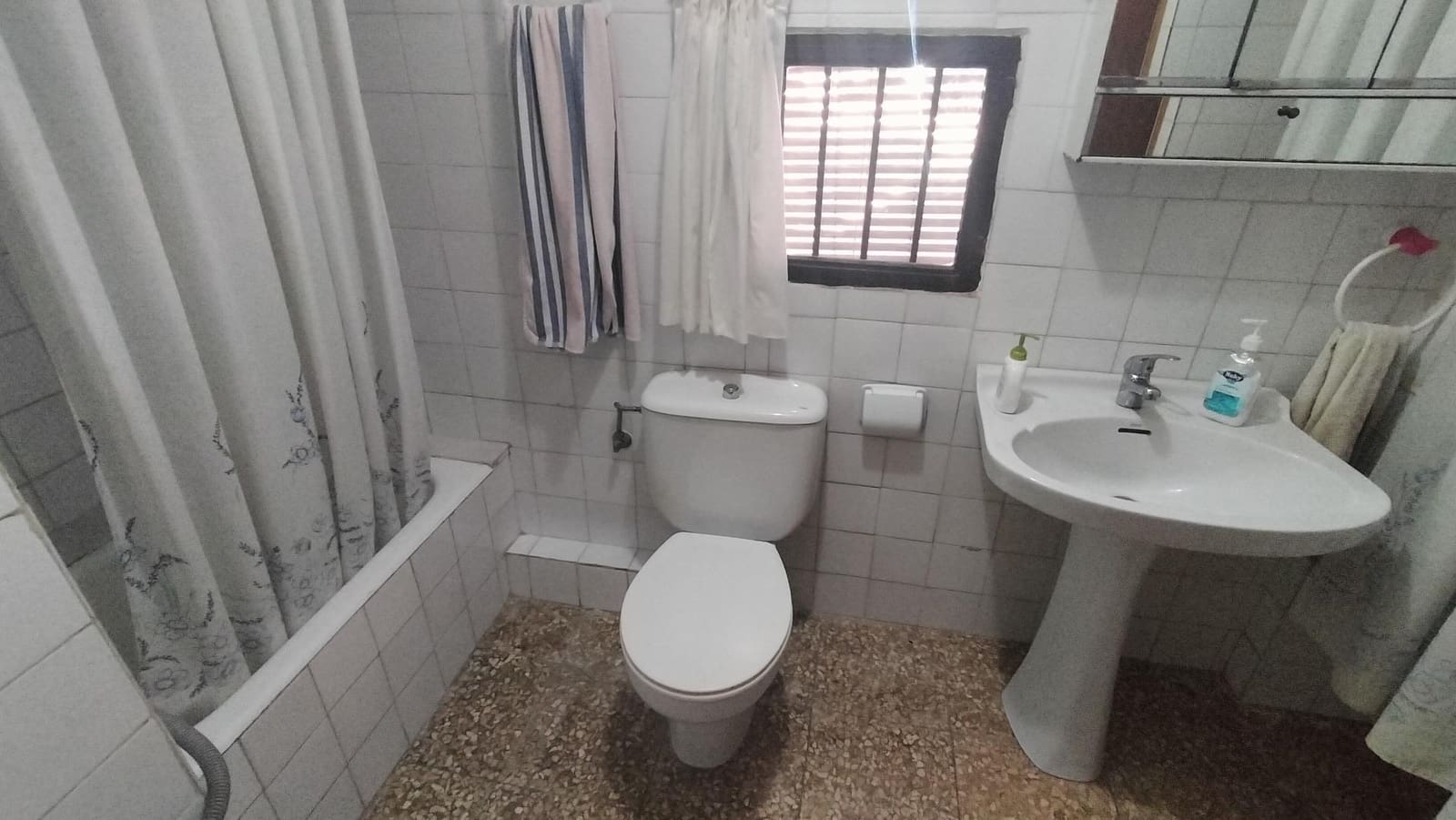 5 soveværelse Villa til salg i Ontinyent med garage - € 150.000 (Ref: 7993773)