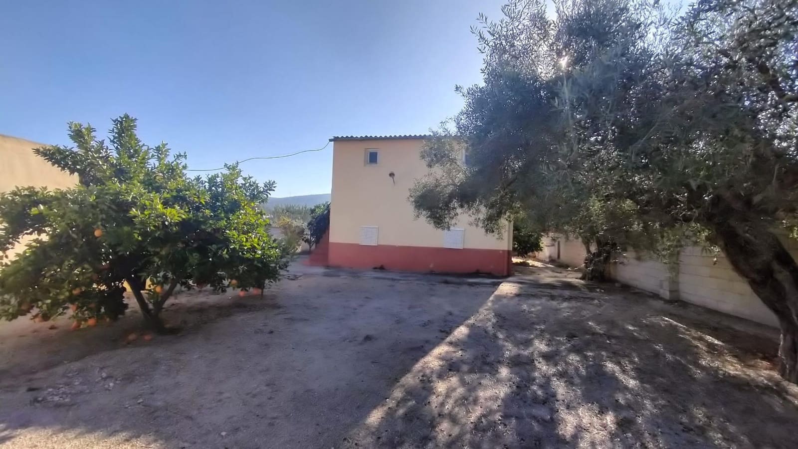 5 soveværelse Villa til salg i Ontinyent med garage - € 150.000 (Ref: 7993773)