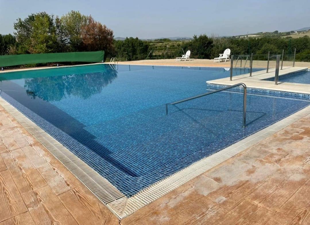 4 soveværelse Villa til salg i Bufali med swimmingpool garage - € 300.000 (Ref: 8126249)