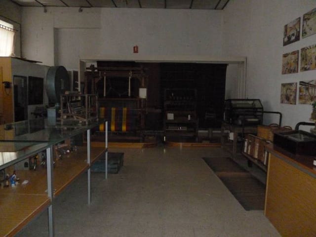 Business for sale in Bocairent - € 79,000 (Ref: 8403303)