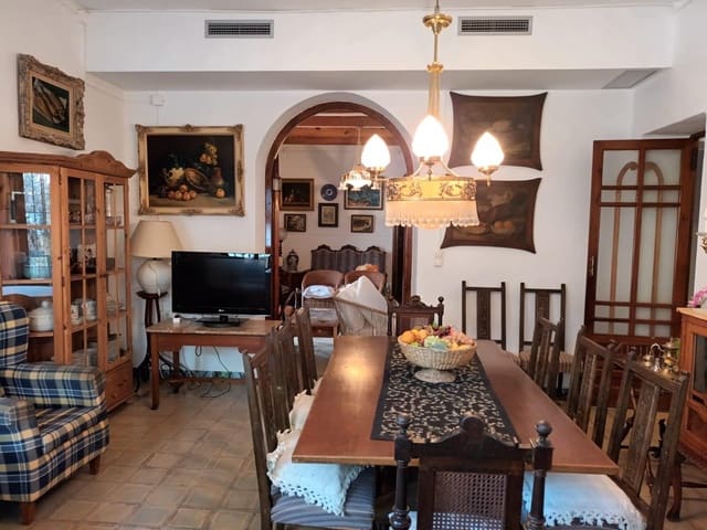 6 makuuhuone Huvila myytävänä paikassa Ontinyent mukana uima-altaan 
autotalli - 385 000 € (Ref: 8822251)