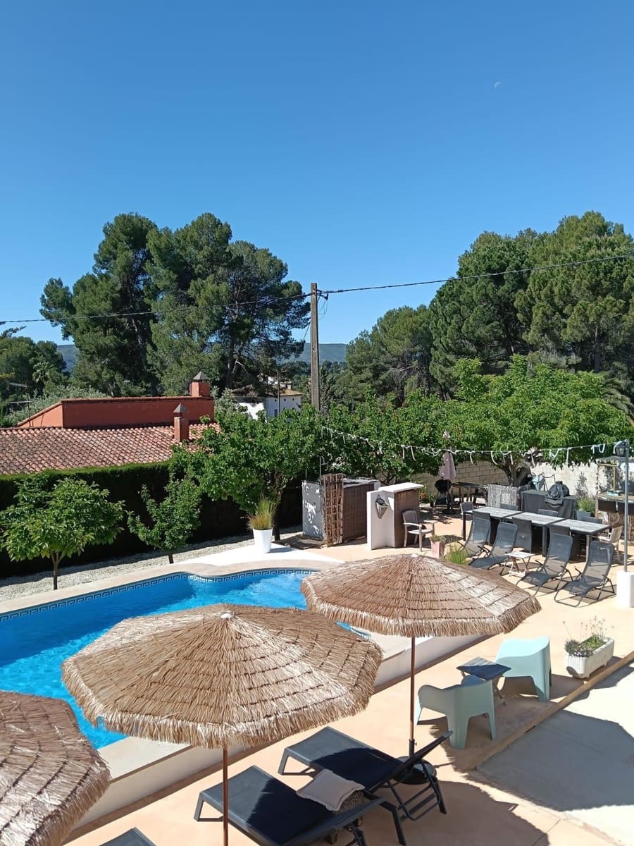 5 sypialnia Willa na sprzedaż w Ontinyent z basenem garażem - 530 000 € (Ref: 9007591)