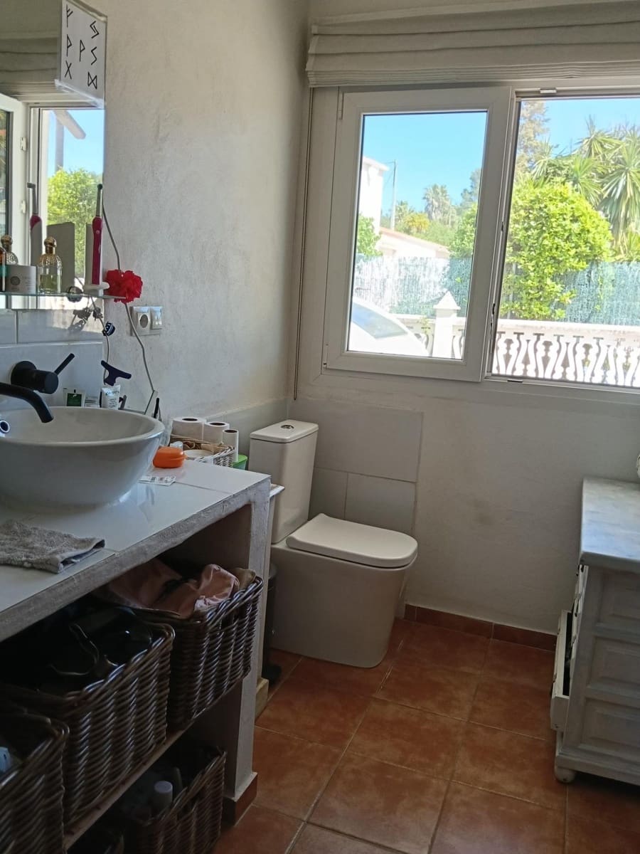 5 sypialnia Willa na sprzedaż w Ontinyent z basenem garażem - 530 000 € (Ref: 9007591)