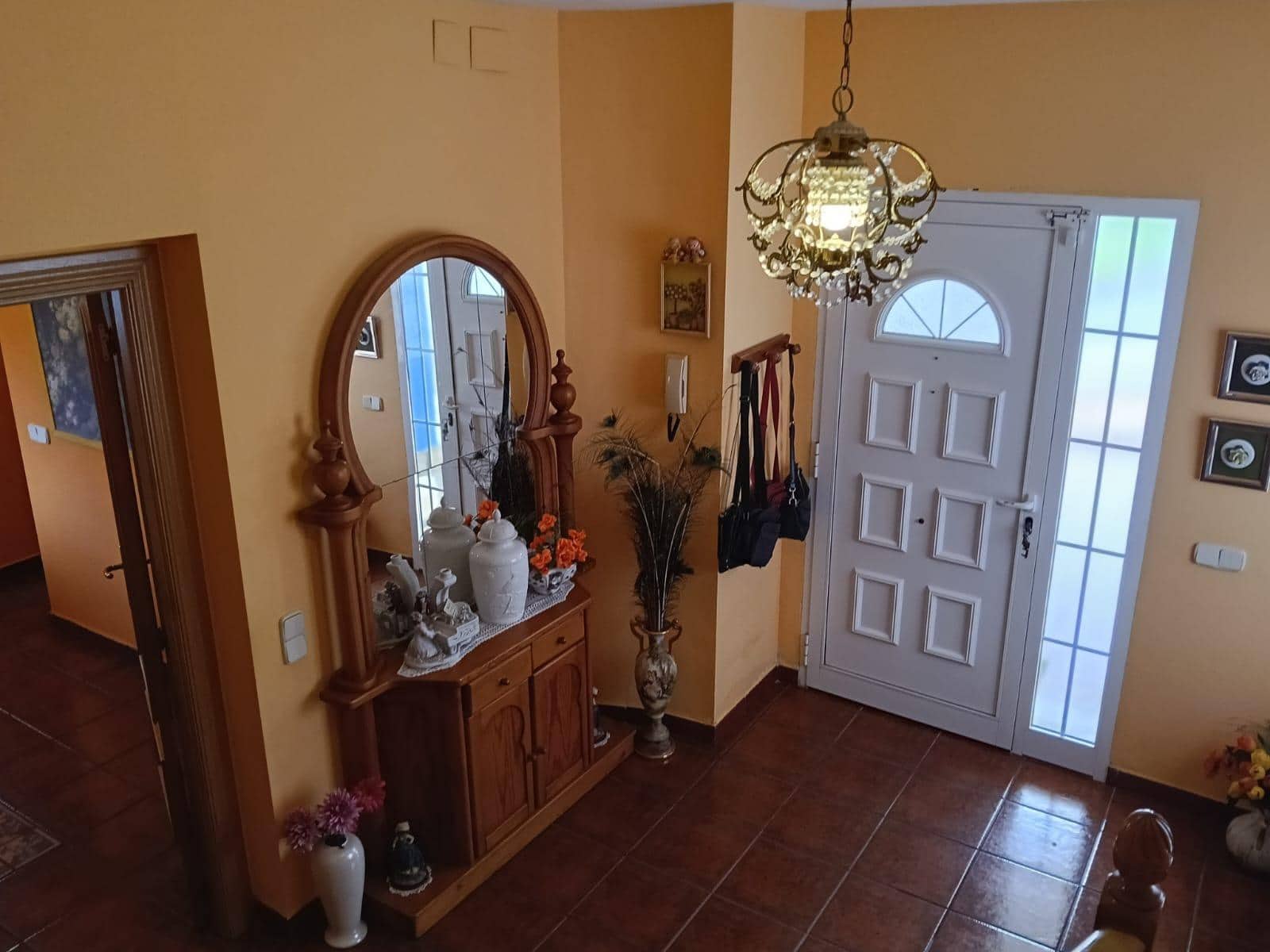 5 soveværelse Villa til salg i Ontinyent med swimmingpool - € 385.000 (Ref: 9029458)