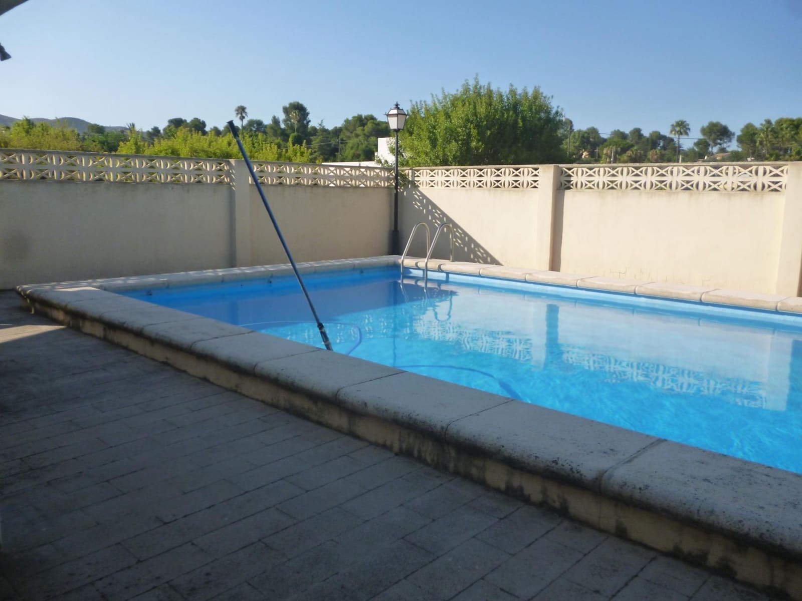 4 sypialnia Willa na sprzedaż w Ontinyent z basenem garażem - 350 000 € (Ref: 9136992)