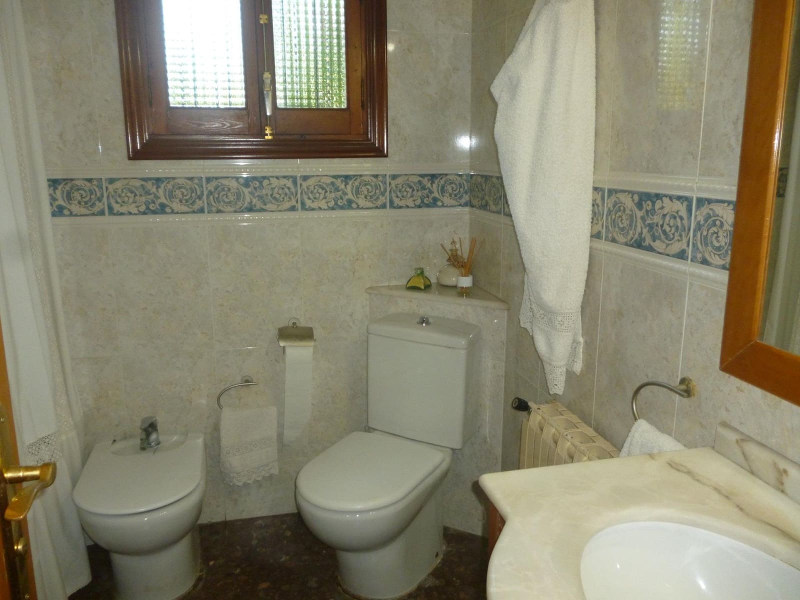 4 sypialnia Willa na sprzedaż w Ontinyent z basenem garażem - 350 000 € (Ref: 9136992)