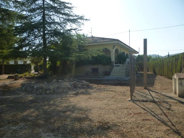 4 sypialnia Willa na sprzedaż w Ontinyent z basenem garażem - 350 000 € (Ref: 9136992)