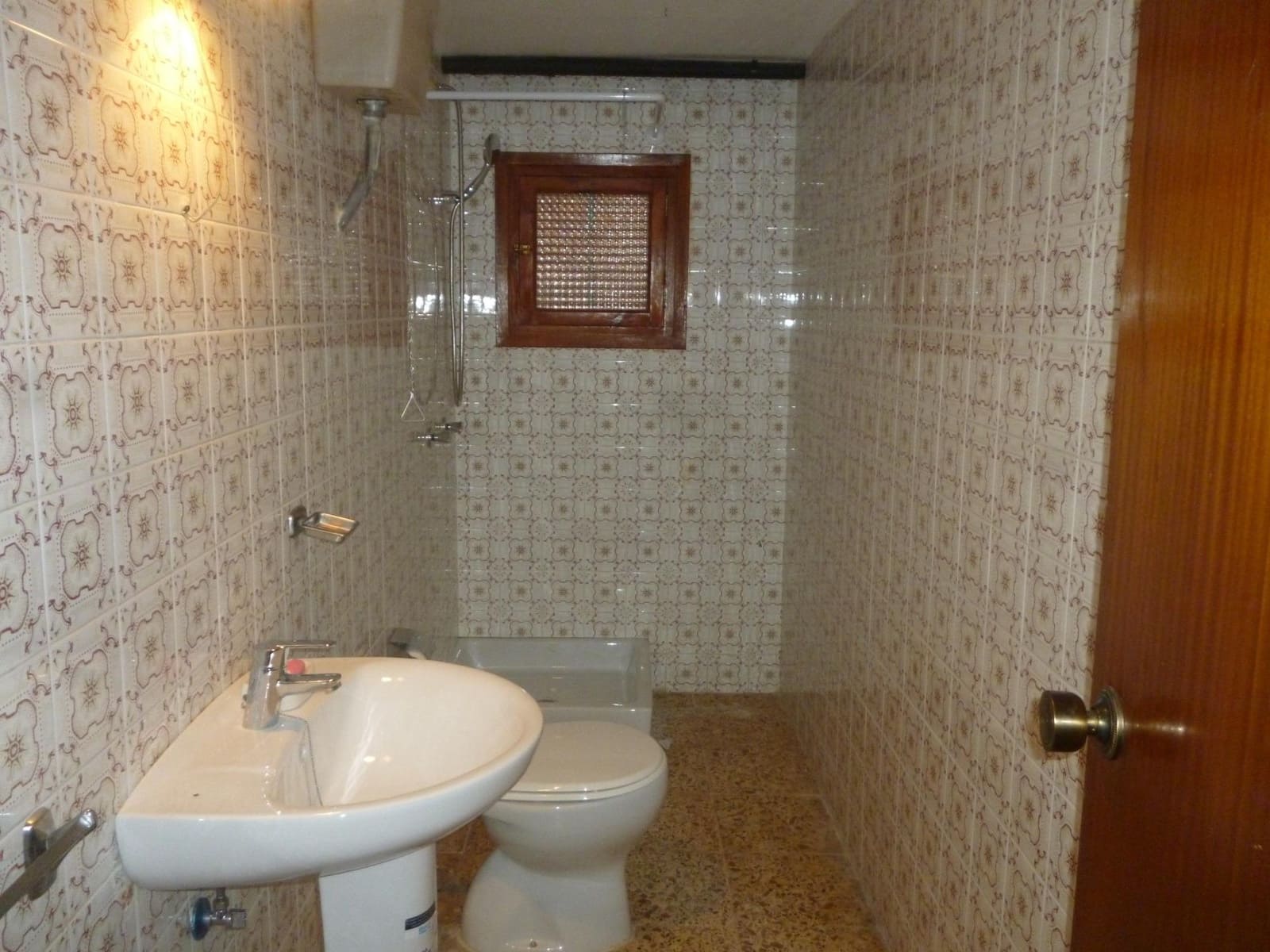 4 sypialnia Willa na sprzedaż w Ontinyent z basenem garażem - 350 000 € (Ref: 9136992)