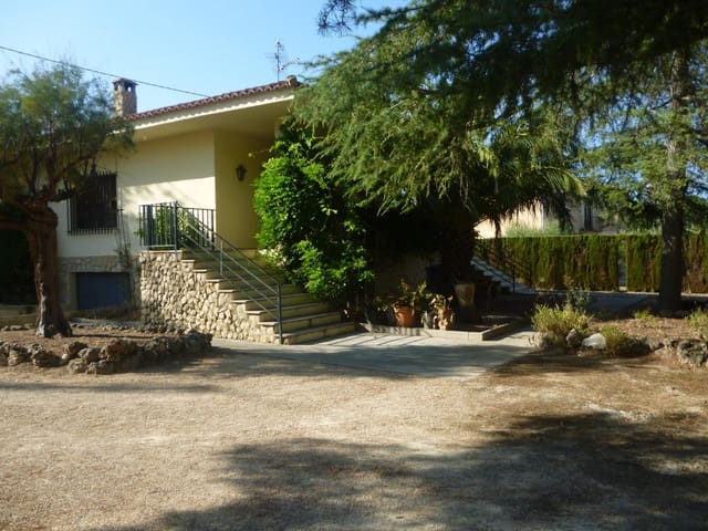 4 sypialnia Willa na sprzedaż w Ontinyent z basenem garażem - 350 000 € (Ref: 9136992)