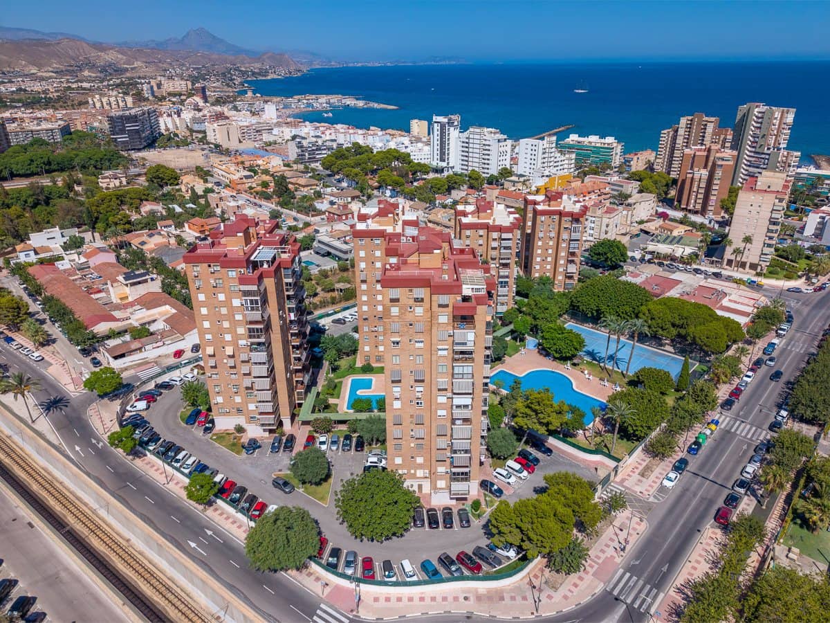 3 bedroom Apartment for sale in El Campello with pool - € 379,000 (Ref: 10010140)
