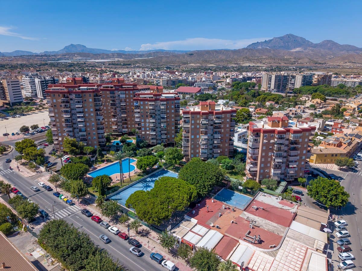 3 bedroom Apartment for sale in El Campello with pool - € 379,000 (Ref: 10010140)