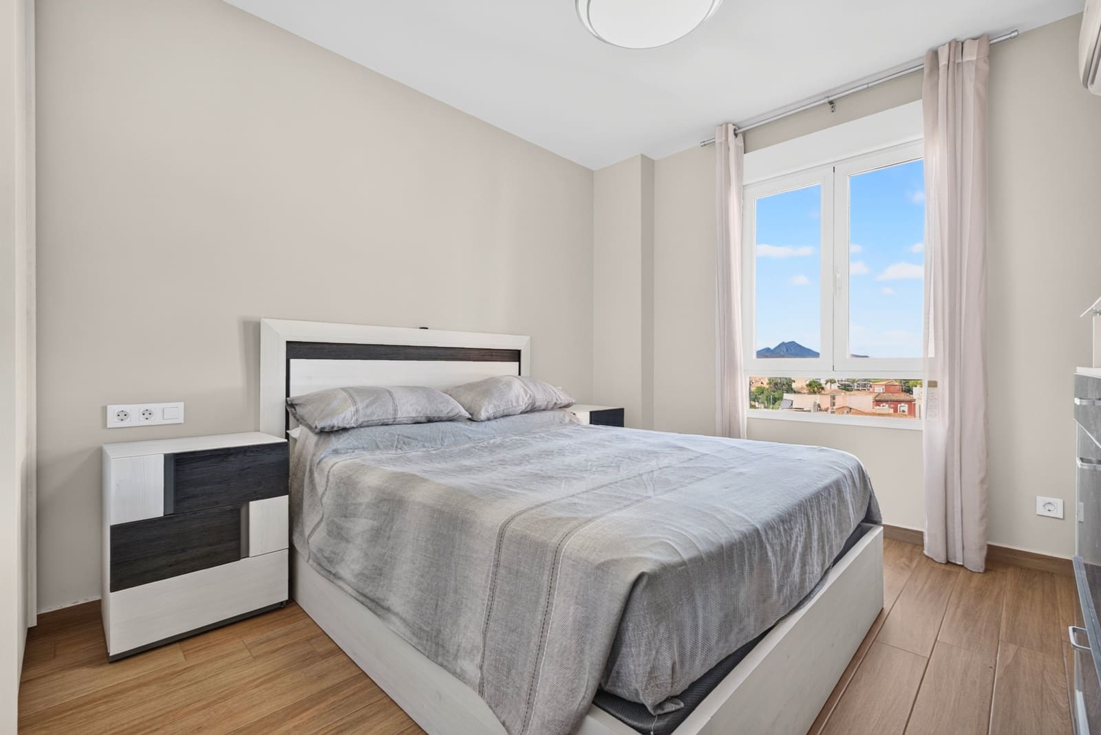 3 bedroom Apartment for sale in El Campello with pool - € 379,000 (Ref: 10010140)