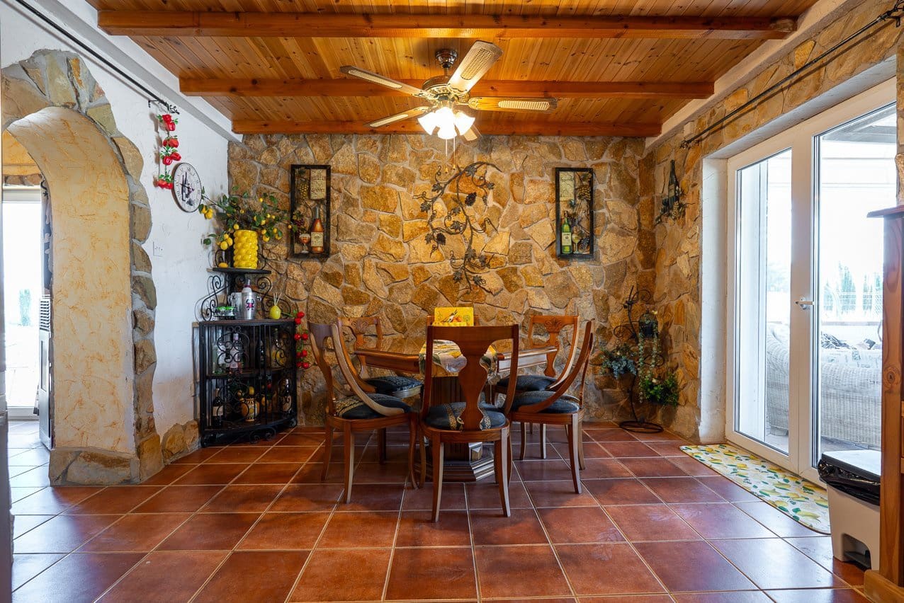 4 slaapkamer Finca/Landhuis te koop in Las Virtudes met zwembad - € 199.995 (Ref: 10024704)