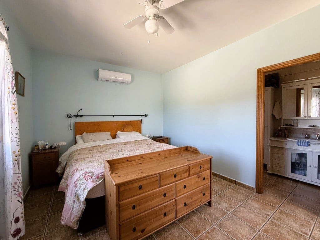 4 quarto Moradia para venda em Canada de la Lena com piscina - 350 000 € (Ref: 10077272)