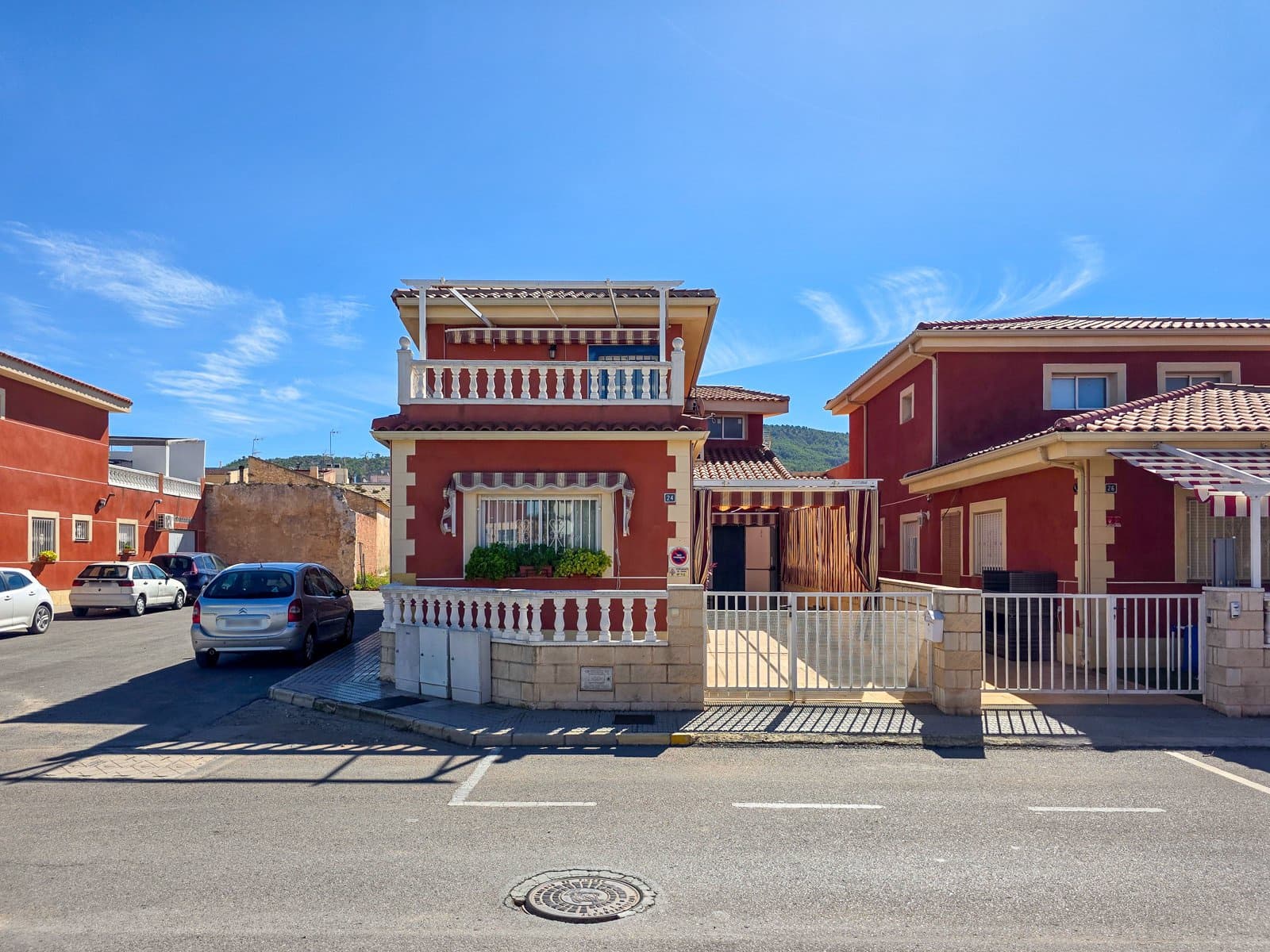 3 slaapkamer Huis te koop in Pinoso met zwembad garage - € 190.000 (Ref: 10106556)
