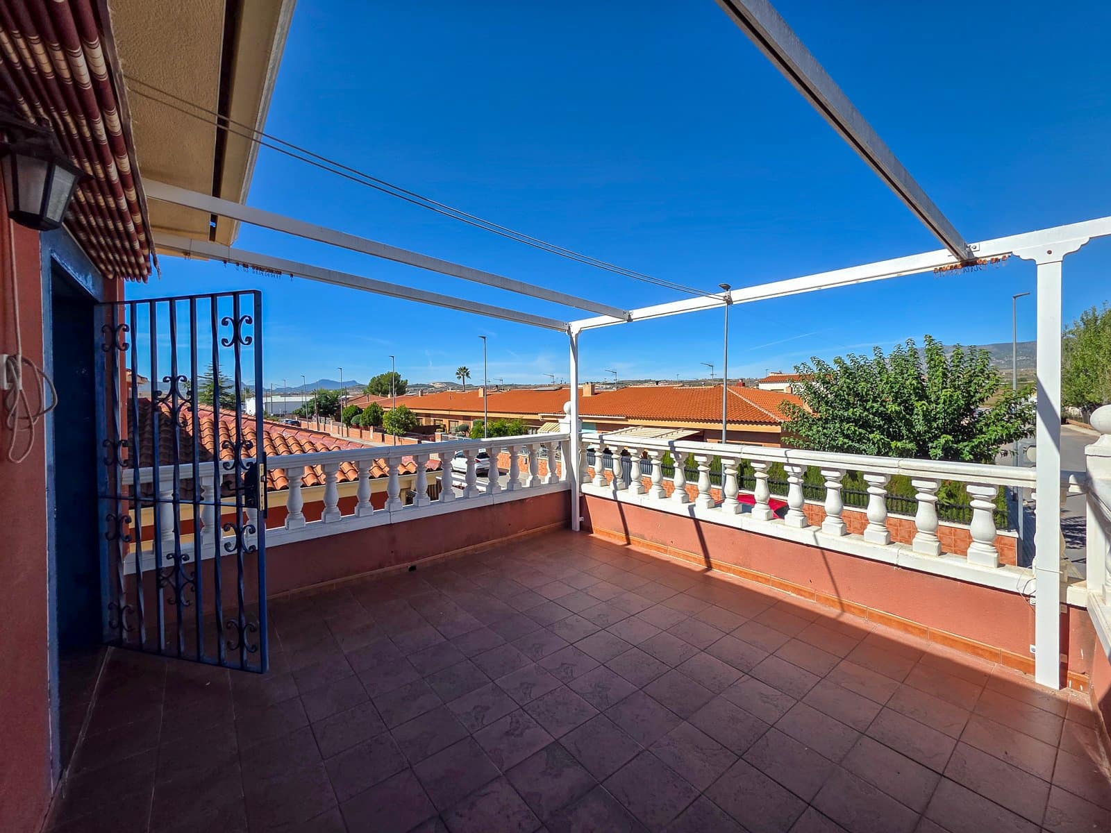 3 slaapkamer Huis te koop in Pinoso met zwembad garage - € 190.000 (Ref: 10106556)