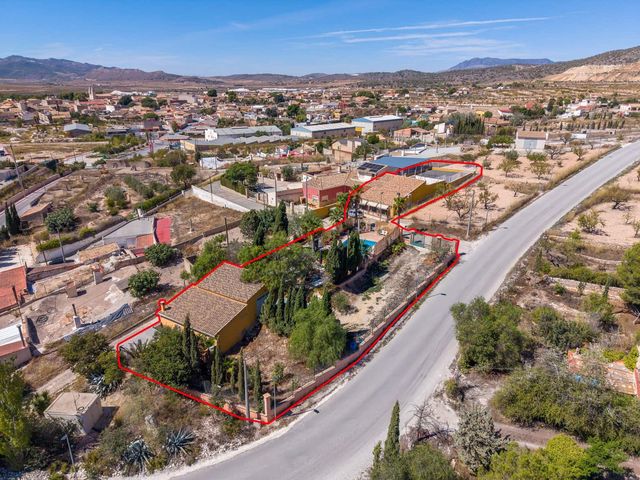 6 bedroom Cave House for sale in L'Algueña / Alguenya with pool garage - € 225,000 (Ref: 10108797)