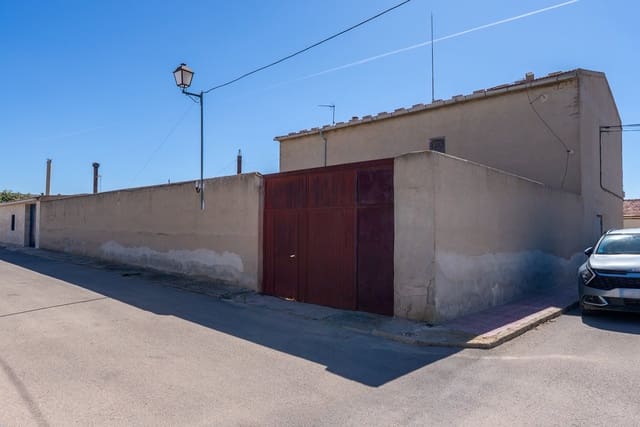 Casa de 5 habitaciones en Jumilla en venta con piscina garaje - 99.950 € (Ref: 10114448)