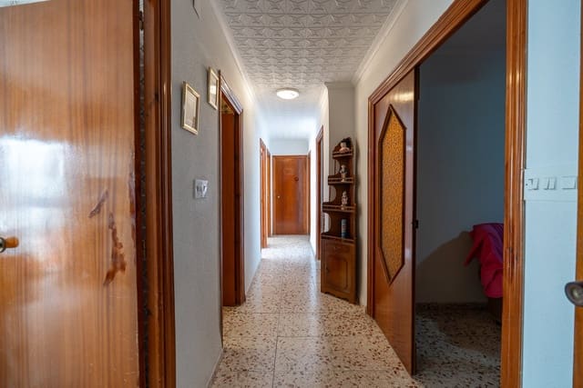 4 makuuhuone Omakotitalo myytävänä paikassa L'Algueña / Alguenya mukana uima-altaan 
autotalli - 149 950 € (Ref: 10114449)