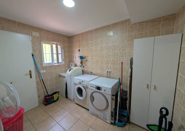 4 chambre Villa/Maison à vendre à Sax avec piscine garage - 399 995 € (Ref: 10140378)