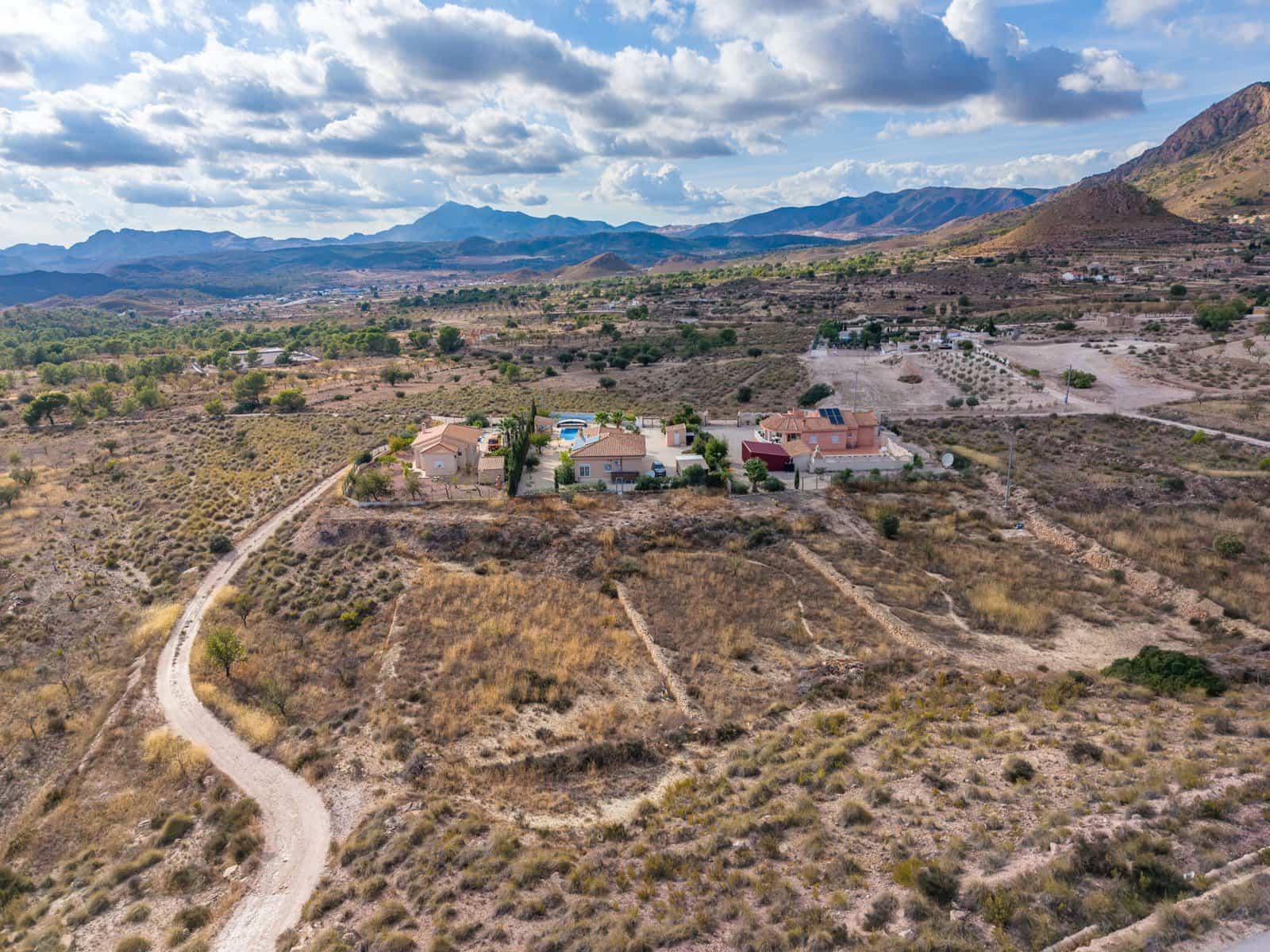 3 slaapkamer Villa te koop in Macisvenda met zwembad garage - € 349.995 (Ref: 10165919)