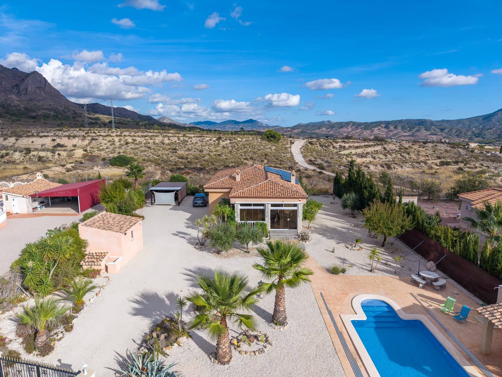3 slaapkamer Villa te koop in Macisvenda met zwembad garage - € 349.995 (Ref: 10165919)