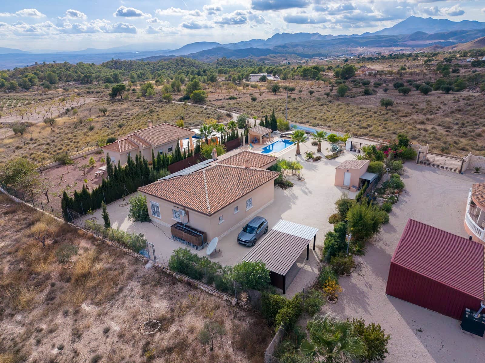 3 slaapkamer Villa te koop in Macisvenda met zwembad garage - € 349.995 (Ref: 10165919)