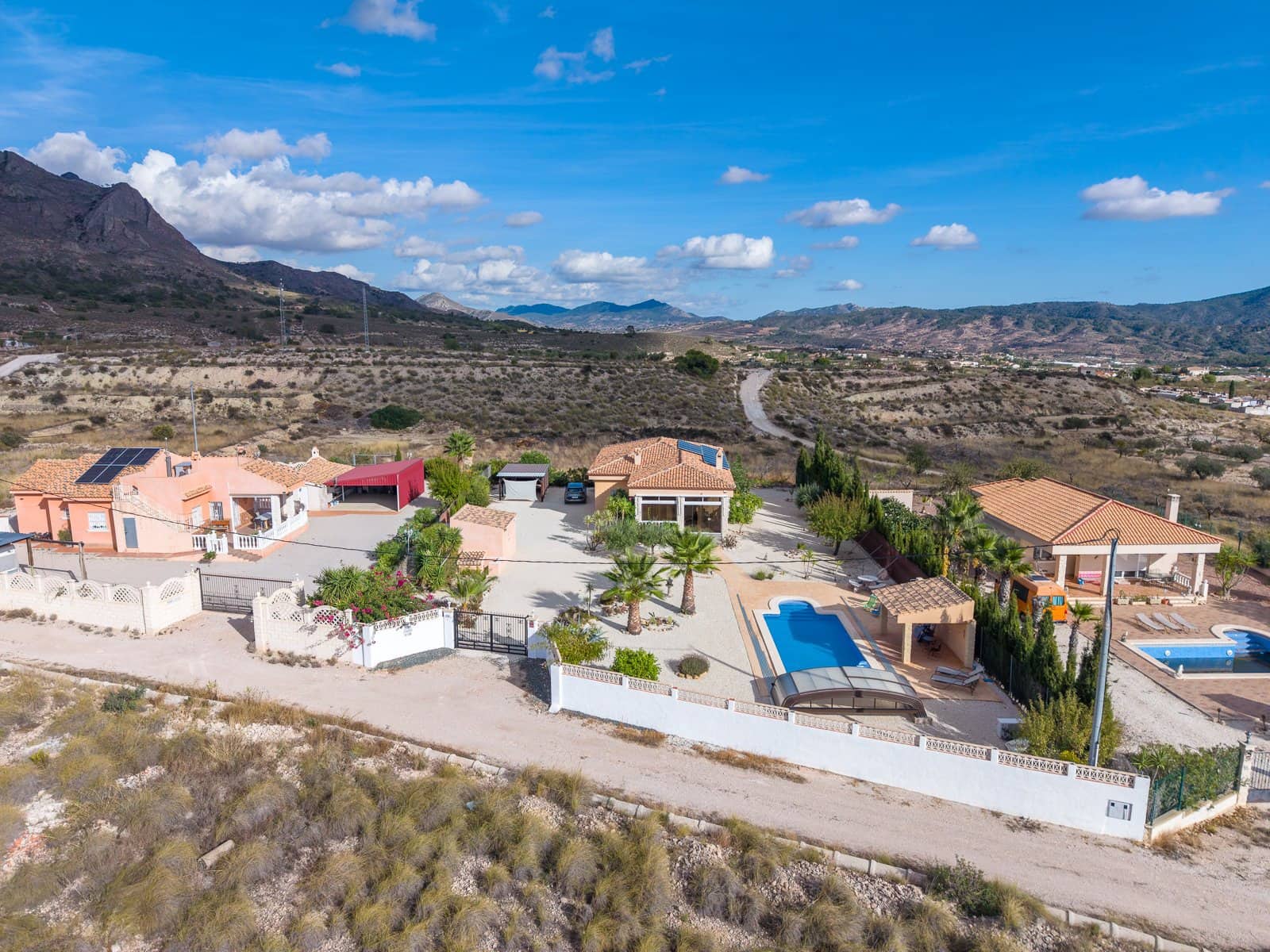 3 slaapkamer Villa te koop in Macisvenda met zwembad garage - € 349.995 (Ref: 10165919)