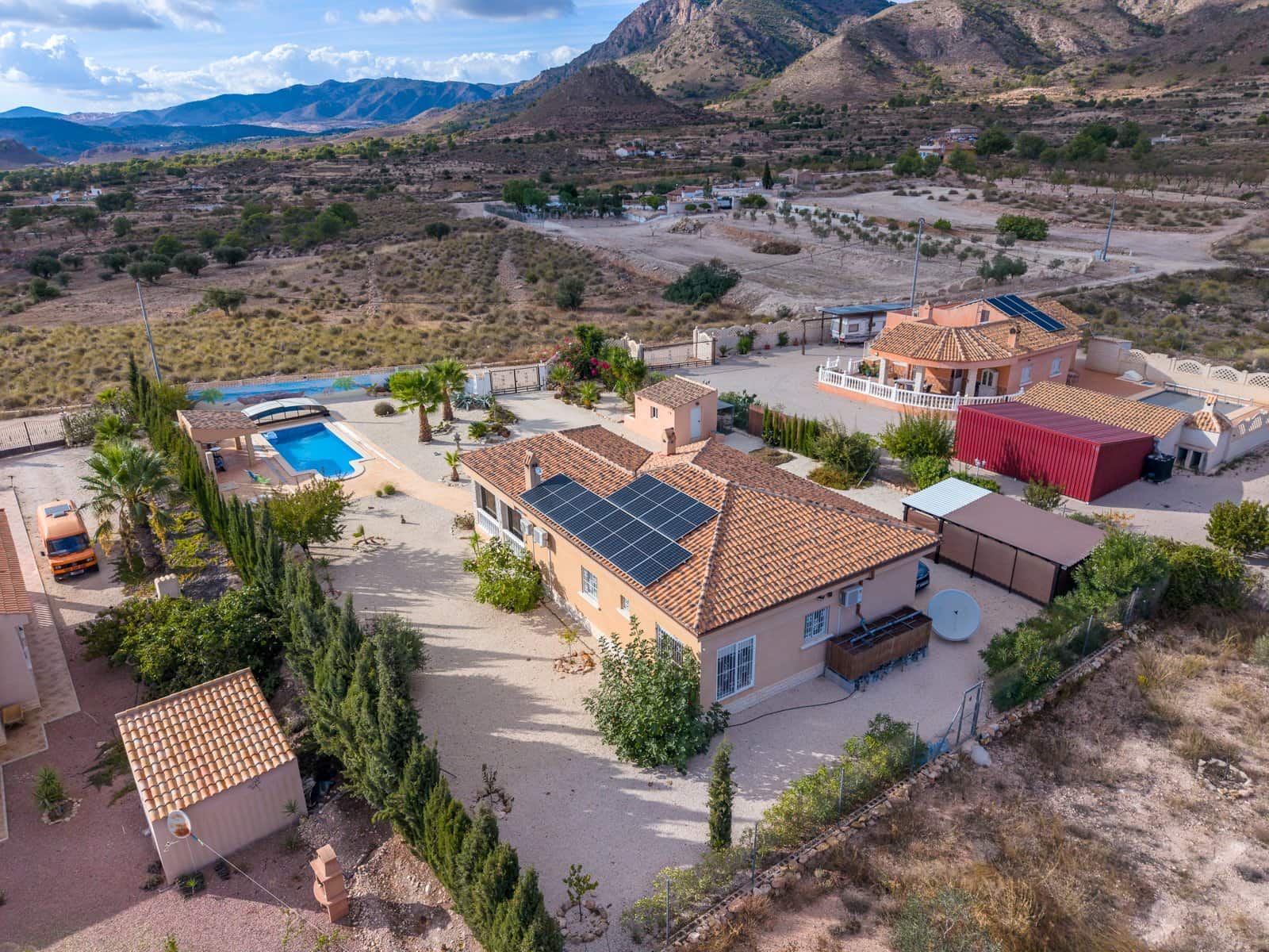3 slaapkamer Villa te koop in Macisvenda met zwembad garage - € 349.995 (Ref: 10165919)