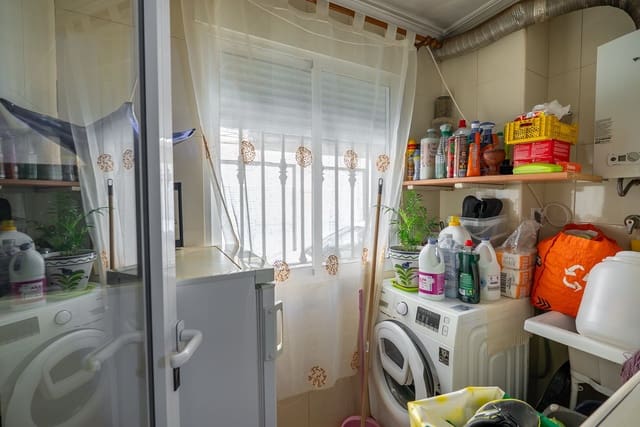 3 soveværelse Lejlighed til salg i Pinoso med swimmingpool garage - € 135.000 (Ref: 10172966)