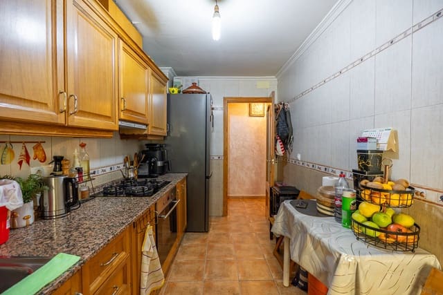 3 soveværelse Lejlighed til salg i Pinoso med swimmingpool garage - € 135.000 (Ref: 10172966)
