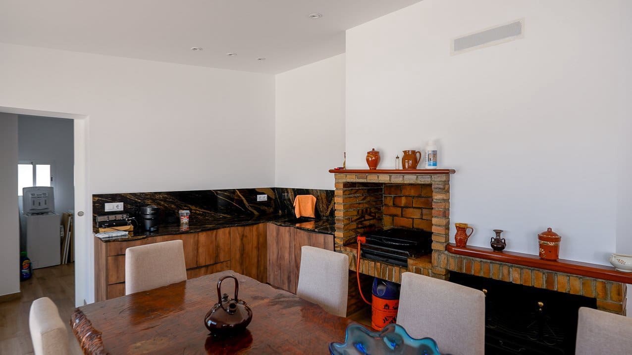 4 quarto Moradia para venda em Sax com piscina garagem - 425 000 € (Ref: 10175503)