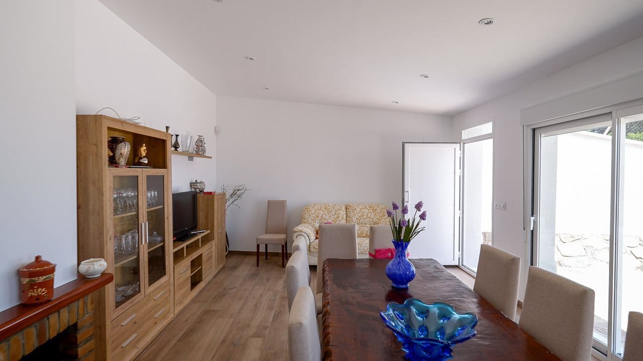 4 quarto Moradia para venda em Sax com piscina garagem - 425 000 € (Ref: 10175503)