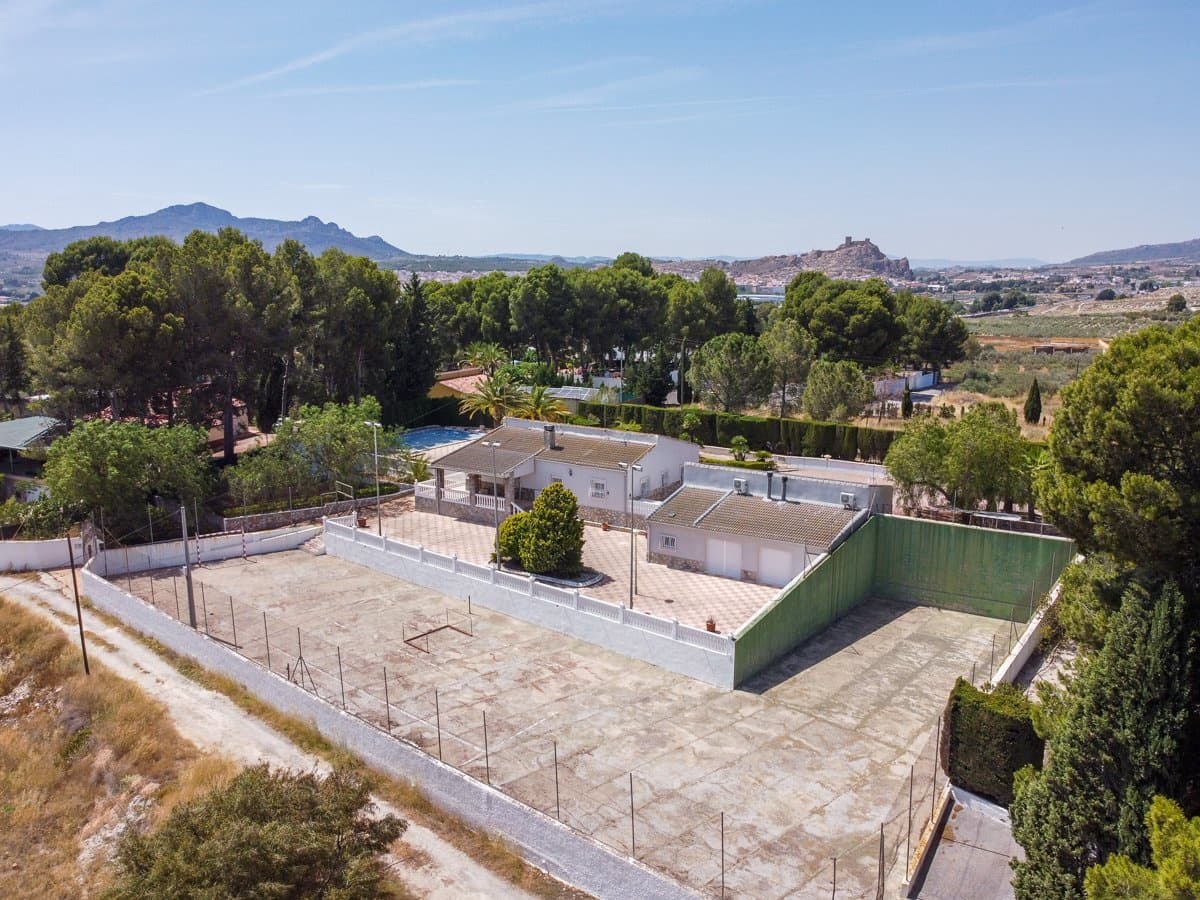 4 quarto Moradia para venda em Sax com piscina garagem - 425 000 € (Ref: 10175503)