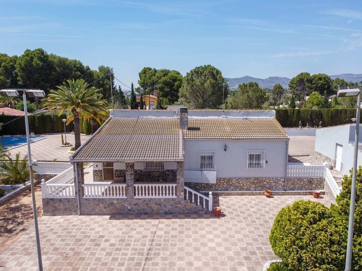 4 quarto Moradia para venda em Sax com piscina garagem - 425 000 € (Ref: 10175503)