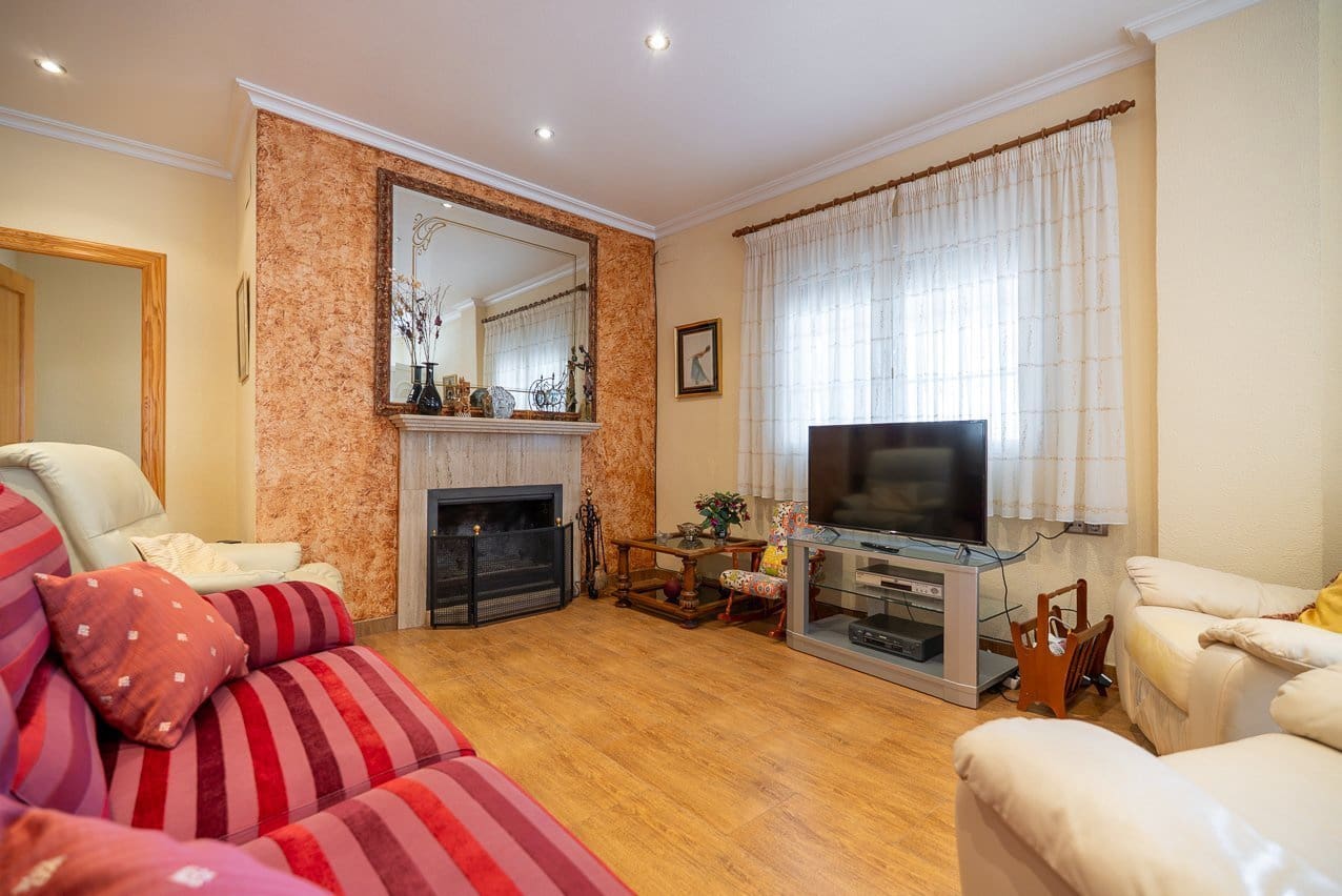 4 quarto Moradia para venda em Sax com piscina garagem - 425 000 € (Ref: 10175503)