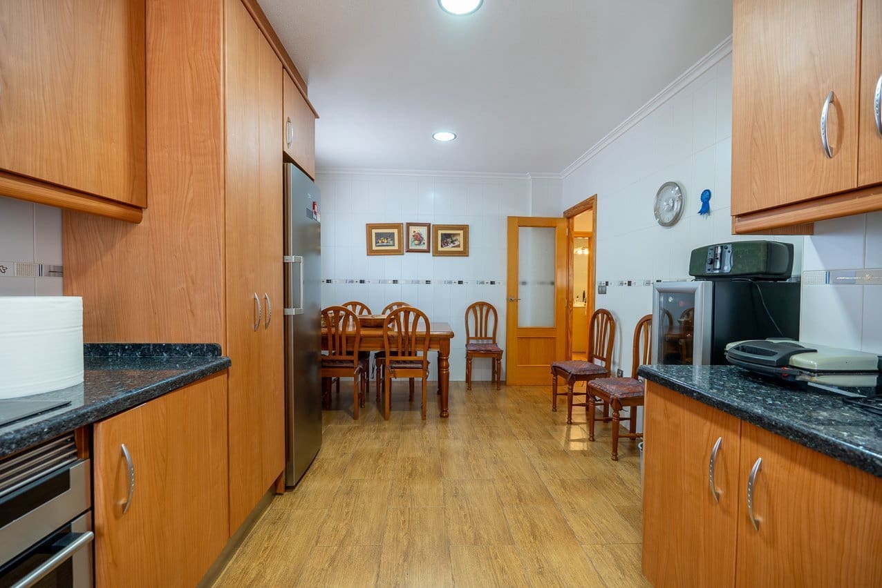 4 quarto Moradia para venda em Sax com piscina garagem - 425 000 € (Ref: 10175503)