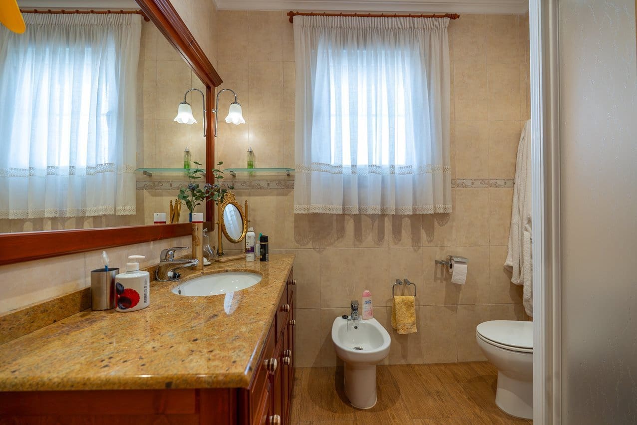 4 quarto Moradia para venda em Sax com piscina garagem - 425 000 € (Ref: 10175503)