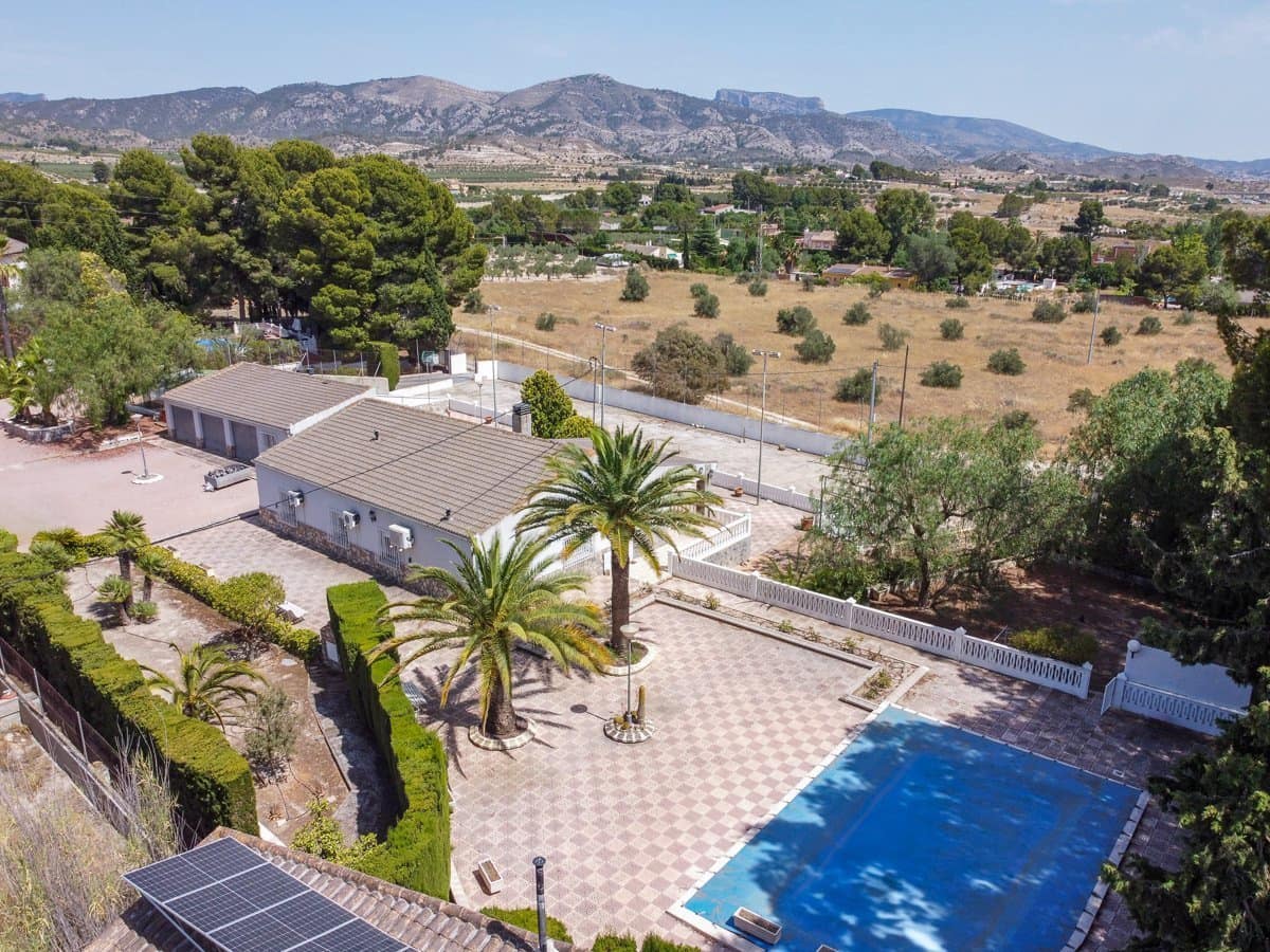 4 quarto Moradia para venda em Sax com piscina garagem - 425 000 € (Ref: 10175503)